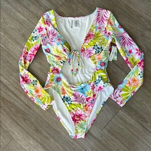 NWT longsleeve rashguard Swimsuit
